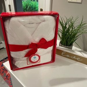 Macy’s Women’s White Robe